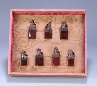 A set of late Qing old crystal beast button seals