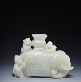 A piece of Hetian jade Taiping has an elephant ornament