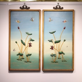 A pair of Lotus hanging screens, a pair of lotus lotus leaves