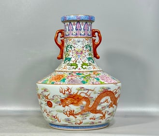 A piece of Qing Kanglong, enamel flowers, entwined branches, thousands of flowers, not falling to