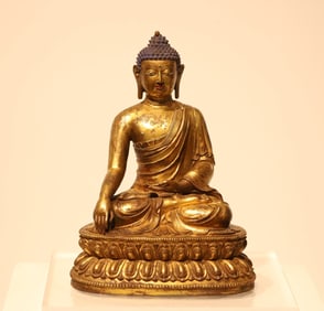 A bronze gilt statue of Sakyamuni from the Qing Dynasty