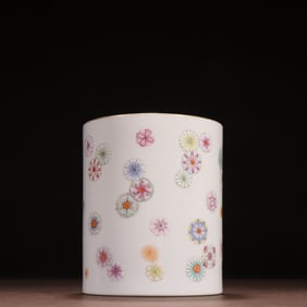 A piece of clear pastel ball flower pen holder