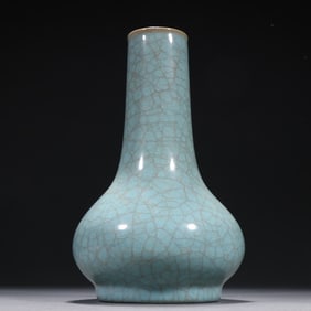 A piece of Ru kiln ice crack long-necked flask