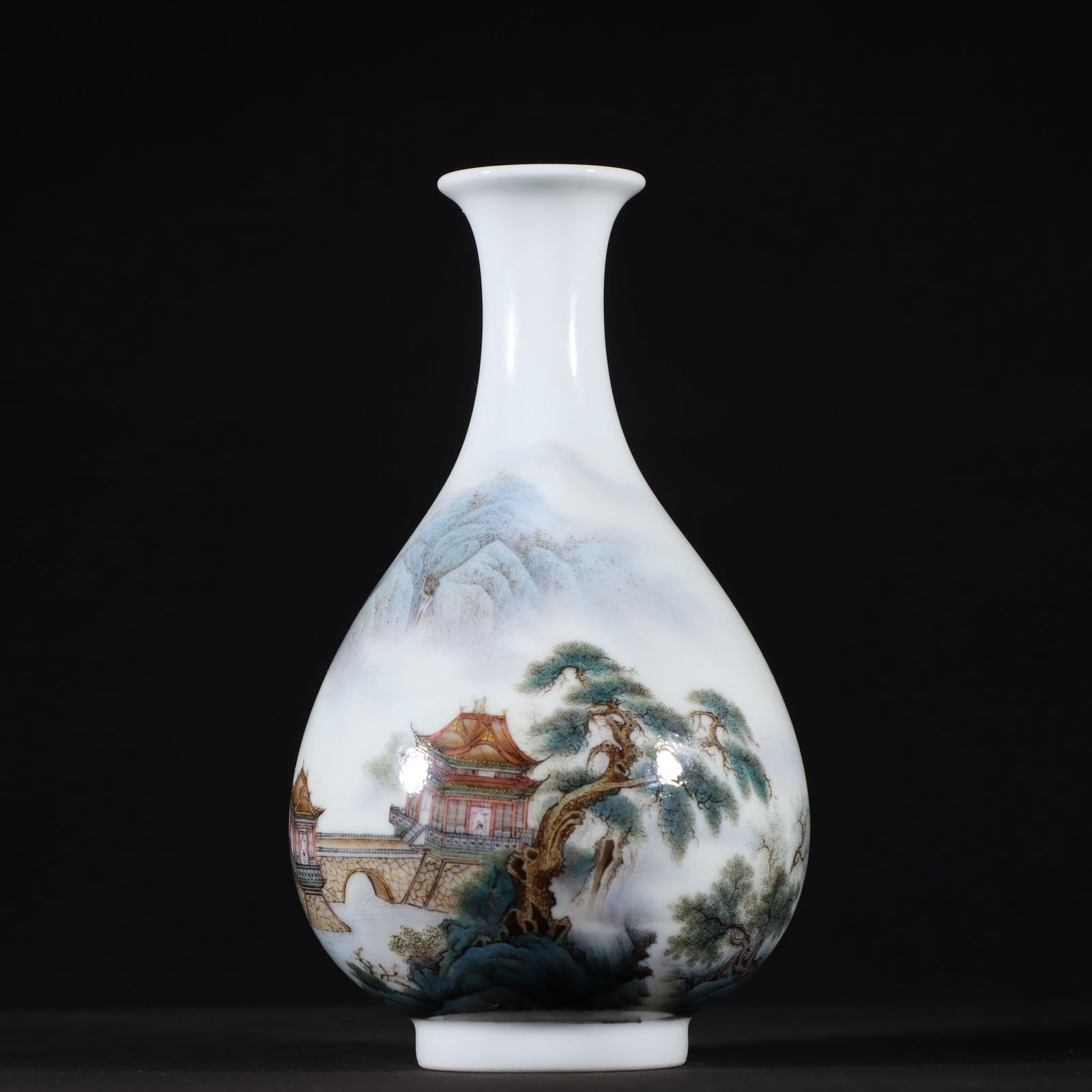 A piece of Qing Dynasty Yongzheng enamel color landscape pavilion jade pot spring vase: Old Collection Of Qing Dynasty Yongzheng Enamel Color Landscape Pavilion Jade Pot Spring Bottle Size: H:13cm W:8cm (The Dimensions Of All Batches Are Manually Measured.If You Need More Detailed Inform