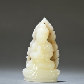 A piece of Hetian jade carving net bottle Guanyin ornament