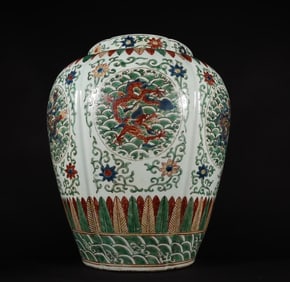 Daming Jiajing red and green color five dragon melon Ling jar