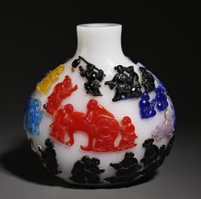 An old collection of glazed character story bottle study room ornaments