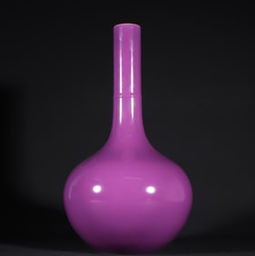 An old collection of Qing Dynasty Yongzheng eggplant skin purple long-necked flask