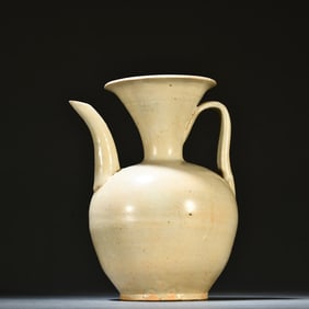 A Song Dynasty shadow green holding pot