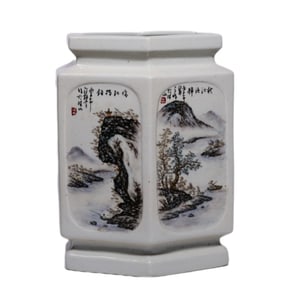 A piece of the Republic of China "Wang Ye Pavilion" light color landscape scenery hexagonal bottle