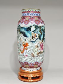 A piece of Qing Qianlong enamel color eight immortals birthday bottle
