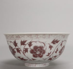 Ming Hongwu glaze red entwined flower pattern bowl