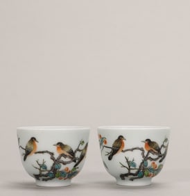 Qing Kangxi colorful flower and bird cup