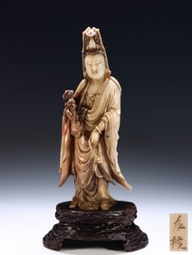Qing Youzhi made a Shoushan hibiscus stone carving Ruyi Guanyin statue