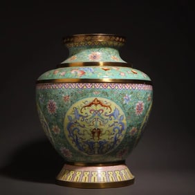 Qing Qianlong bronze gilt painting enamel honor