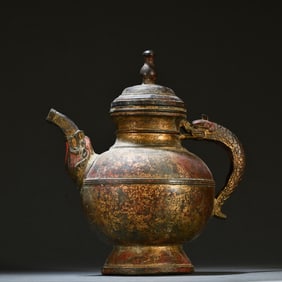 A piece of Qing Dynasty copper lacquered gold dragon pattern pot