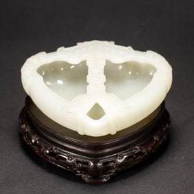 One piece of Hetian jade pen wash