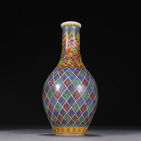 A piece of material tire painting enamel pattern appreciation bottle