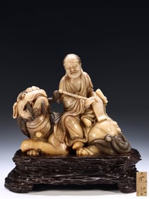 Qing Yuan water section Shoushan hibiscus stone carving lion arhat sitting statue