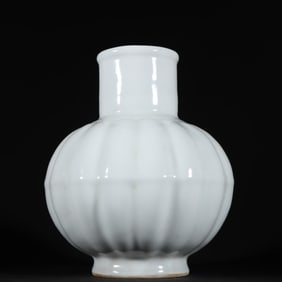 A piece of the old collection of the Ming Dynasty Yongle sweet white glazed melon prism