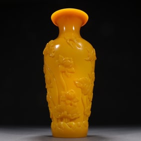A chanterelle yellow material tire carving, a product of incorruptible appreciation bottle