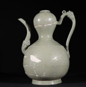 A piece of the old collection of the Tang Dynasty five dynasties Yue kiln secret color celadon pot