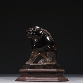 A piece of tea crystal bunny