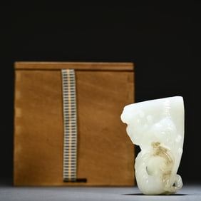 Hetian jade carved dragon pattern cup