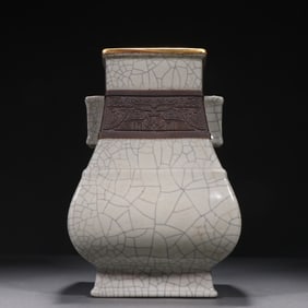 A piece of the kiln piercing ear bottle