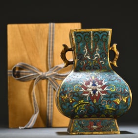 A cloisonné cloisonné enamel square bottle