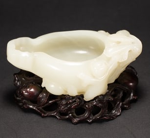 One piece of Hetian jade pen wash