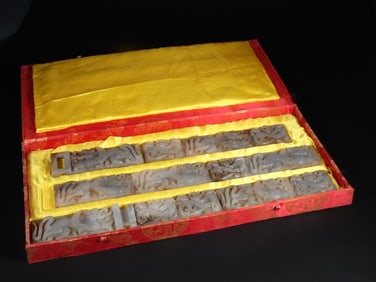 Hetian jade dragon pattern belt plate thirteen-piece set