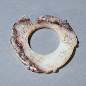 A piece of ancient jade dragon pendant