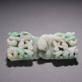 An old collection of old jadeite dragon pattern buckle