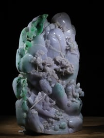 A piece of emerald violet shanzi ornament