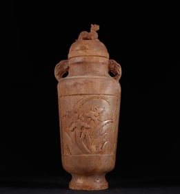 An old Tibetan Han Dynasty crystal elephant ear lid jar