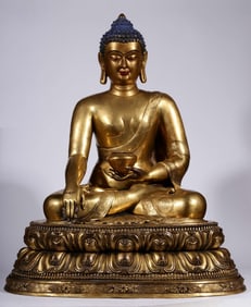 A bronze gilt statue of Shakyamuni Buddha from the Qing Dynasty