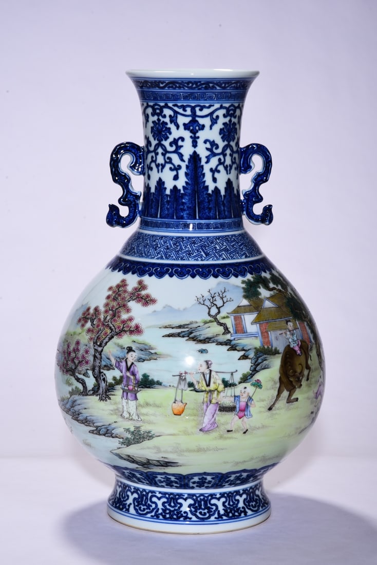 A piece of the Qianlong year of the Qing Dynasty blue and white pastel figures, spring ploughing: Qianlong year of the Qing Dynasty blue and white pastel figures, spring ploughing figures, double ears and one SIZE: H:45cm StomachD:28cm (The Dimensions Of All Batches Are Manually Measured.If You Ne