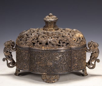 One piece of silver dragon diffuser