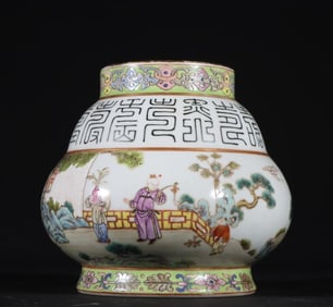 An Exquisite Qianlong pastel figures of the Qing Dynasty