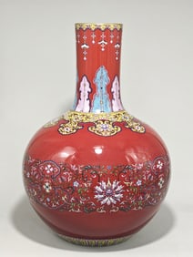 An Exquisite the Qianlong year of the Qing Dynasty made a cylinder bean red glaze pattern Tianqiu