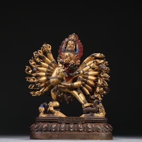 A bronze gilt statue of the Qianlong of the Qing Dynasty