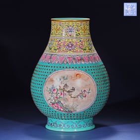 An Exquisite Qing Dynasty enamel inlaid gemstones