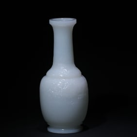 One piece of Hetian white jade dragon bottle