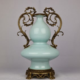 An Exquisite pink blue glazed copper lace amphora gourd bottle