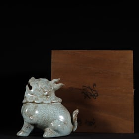 An Exquisite Song Dynasty Ru kiln azure glaze Rui beast