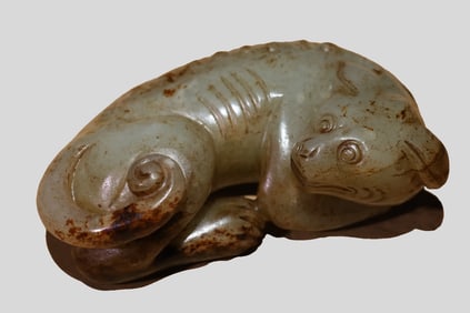 An Exquisite jujube red skin lying dog