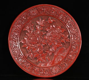 An Exquisite red lacquerware carved with floral patterns