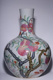 An Exquisite the Qing Dynasty "Qianlong Year of the Qing Dynasty" pastel pomegranate pattern Tianqiu