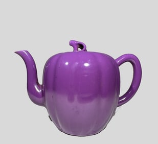 An Exquisite Qing Dynasty eggplant skin purple pot